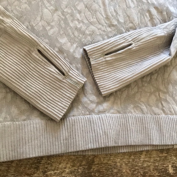 Lululemon Rest Less 1/2 Zip Size 10 - Picture 3 of 8